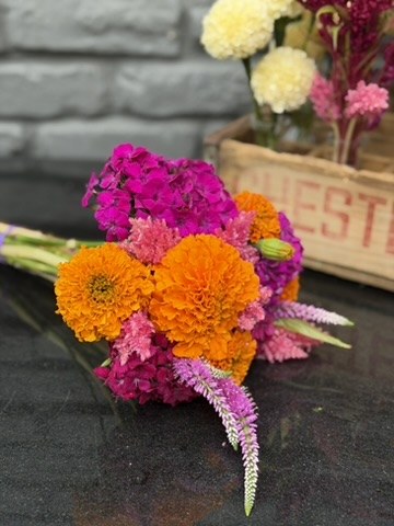 Seasonal flowers from Daisy Hatchet, photograph 12