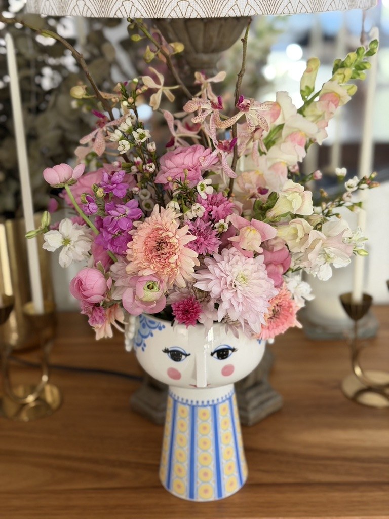 Seasonal flowers from Daisy Hatchet, photograph 23