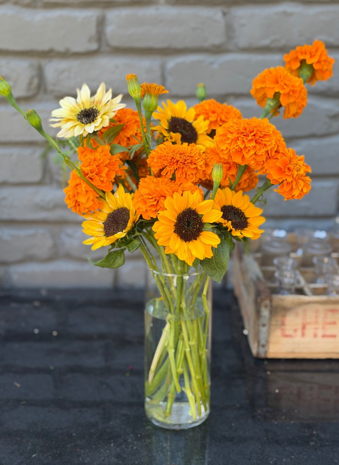Seasonal flowers from Daisy Hatchet, photograph 38