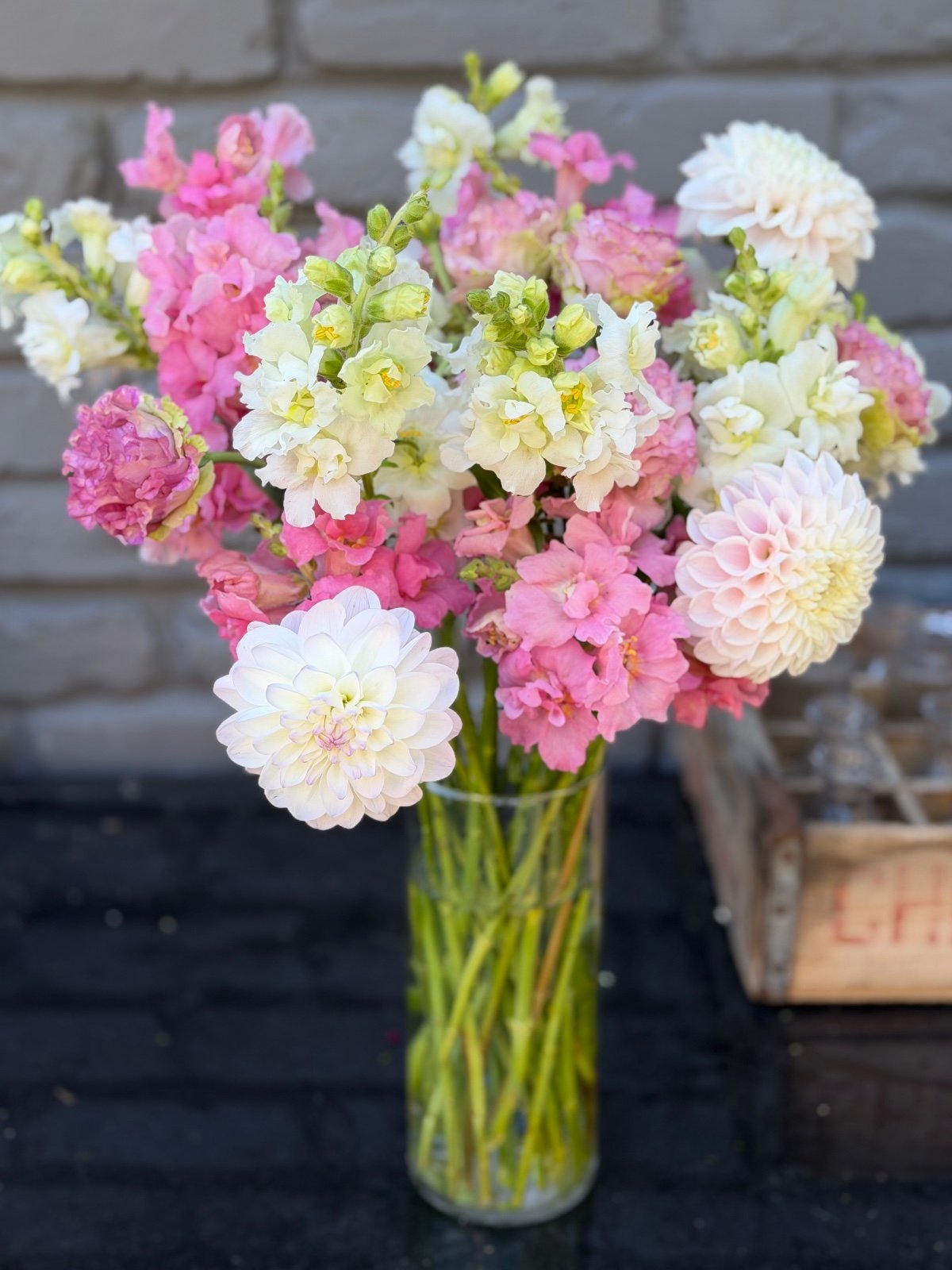 Seasonal flowers from Daisy Hatchet, photograph 41